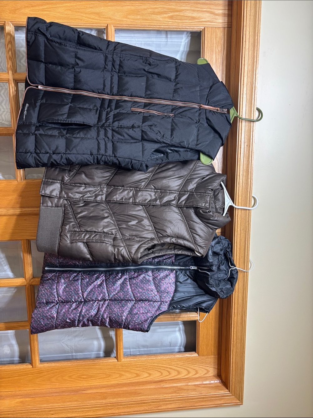 Lot of 3 Puffer Vests M Eddie Bauer, Gap, Mondetta